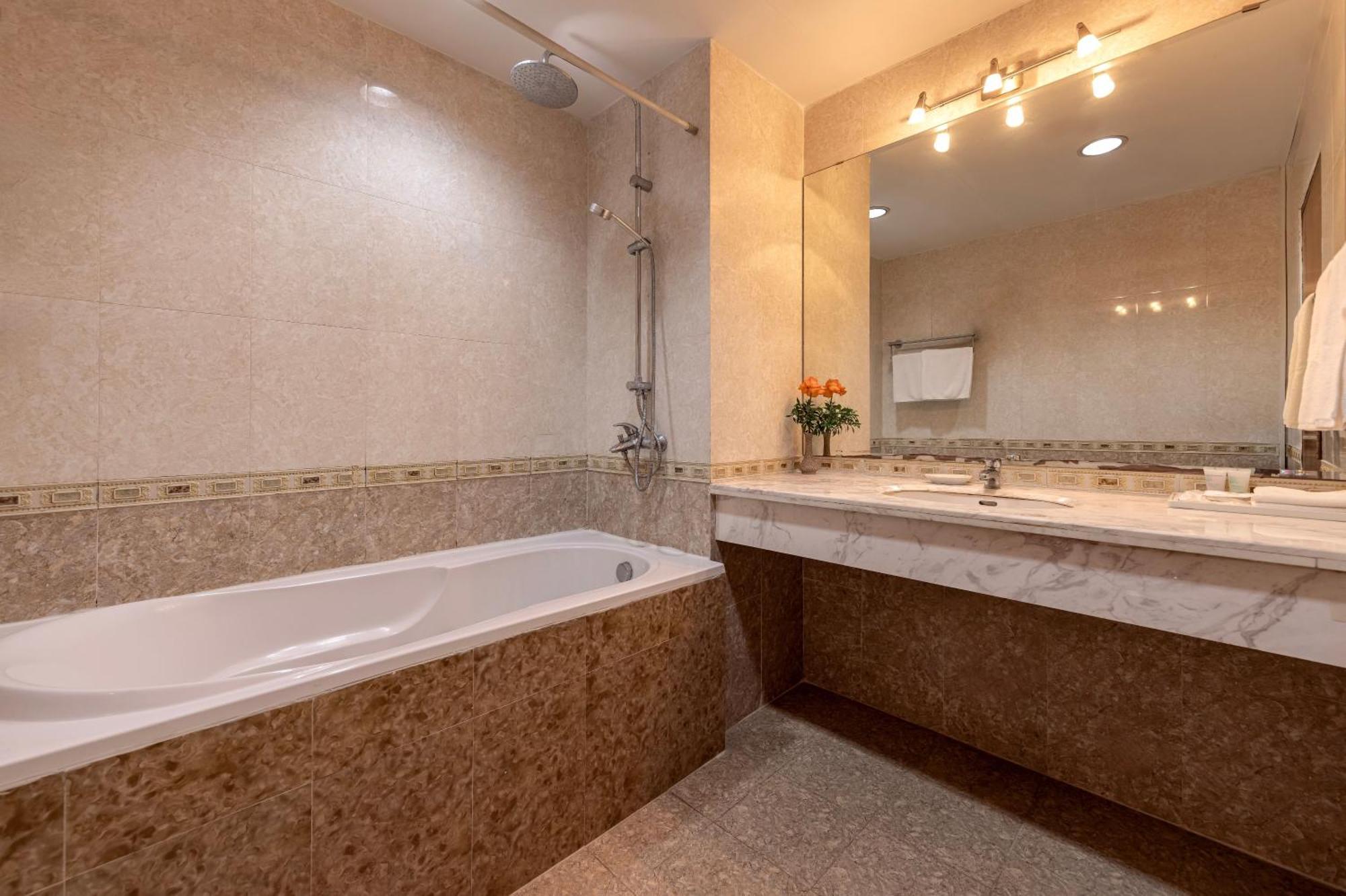 होटल Oriental Palace 3*